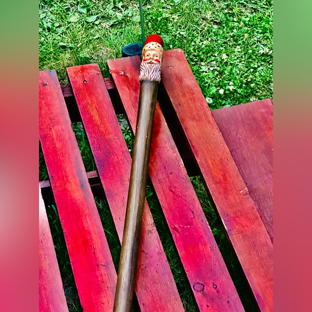 VINTAGE Hand Carved Handmade Old Towne Christmas Walking Stick/Cane